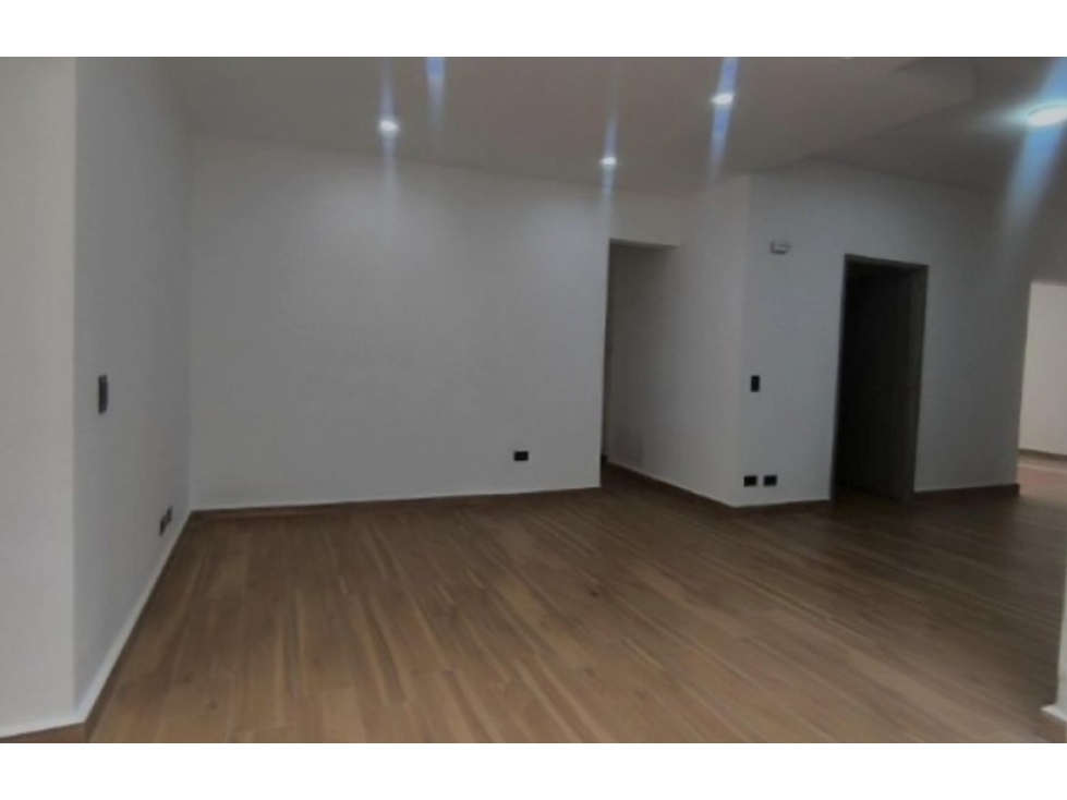 (V.I) APARTAMENTO REMODELADO EN VENTA UBICADO EN LAURELES