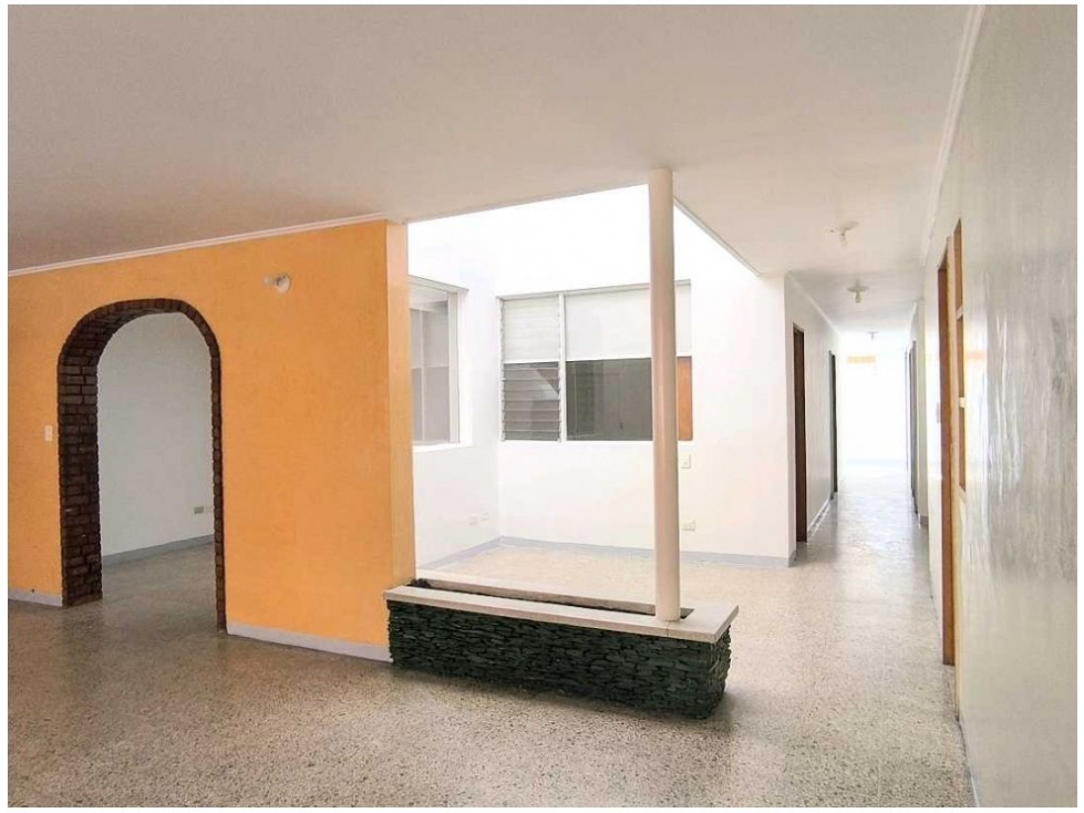 (V.I) AMPLIO APARTAMENTO PARA LA VENTA UBICADO EN LAURELES — foto 2