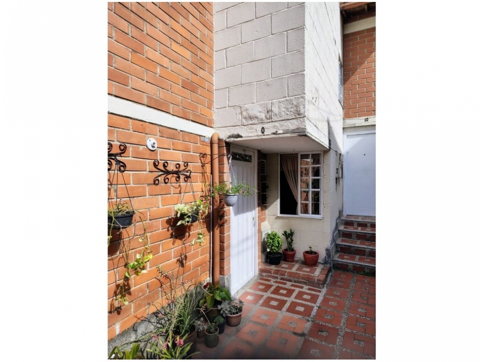 (V.I) CASA EN VENTA DE 2 NIVELES EN SABANETA SECTOR ASDESILLAS — foto 2