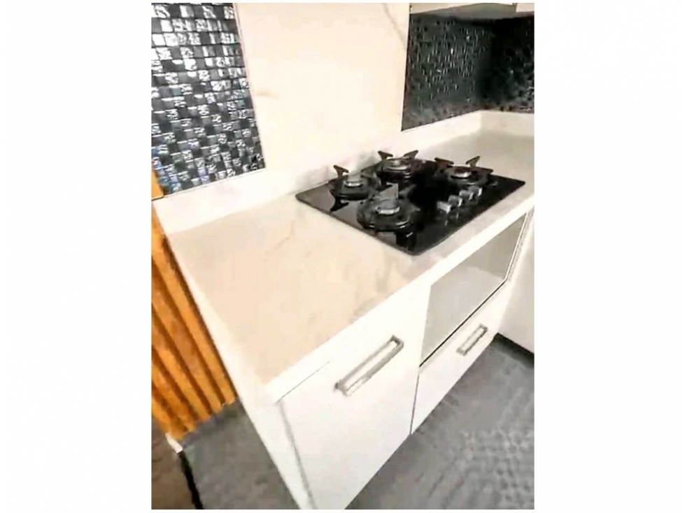 APARTAMENTO REMODELADO EN VENTA UBICADO EN LA LOMA DE LOS BERNAL — foto 6