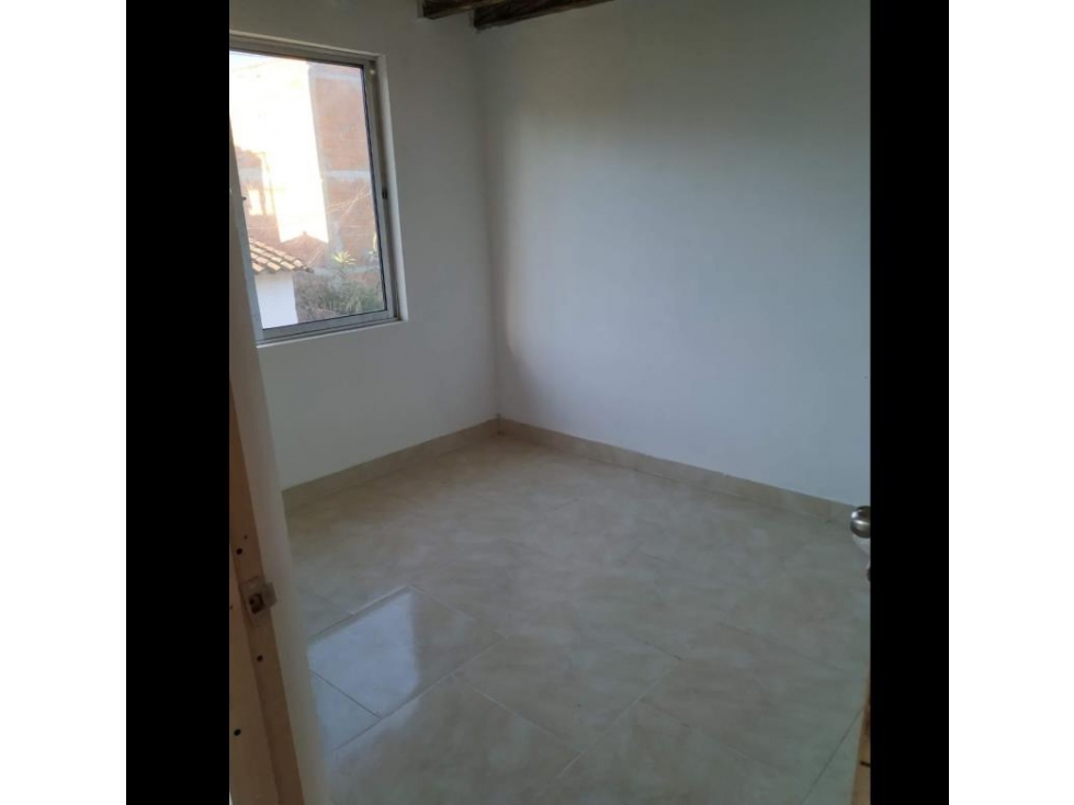 (V.I). CASA DE TRES NIVELES EN VENTA CARMEN DE VIBORAL, LA PALMA — foto 4