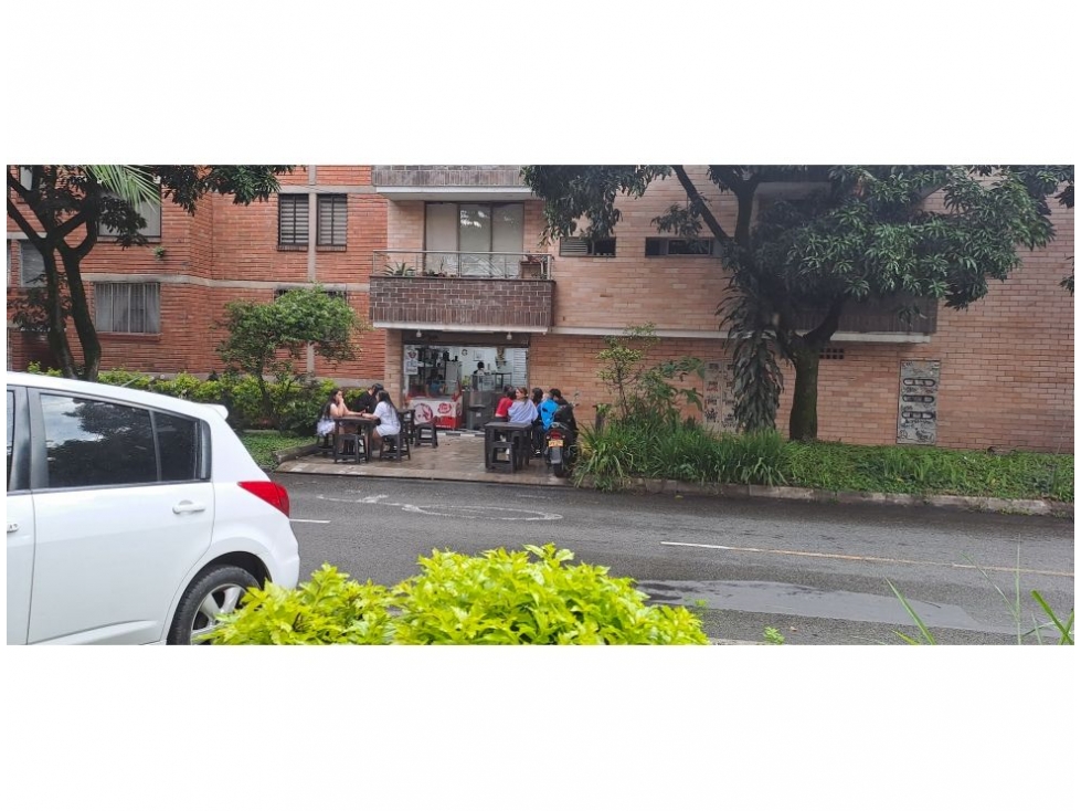 LOCAL COMERCIAL EN VENTA SECTOR ALCALÁ ENVIGADO - 2