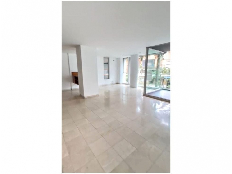 APARTAMENTO EN VENTA EN LAURELES SEGUNDO PISO CON TERRAZA