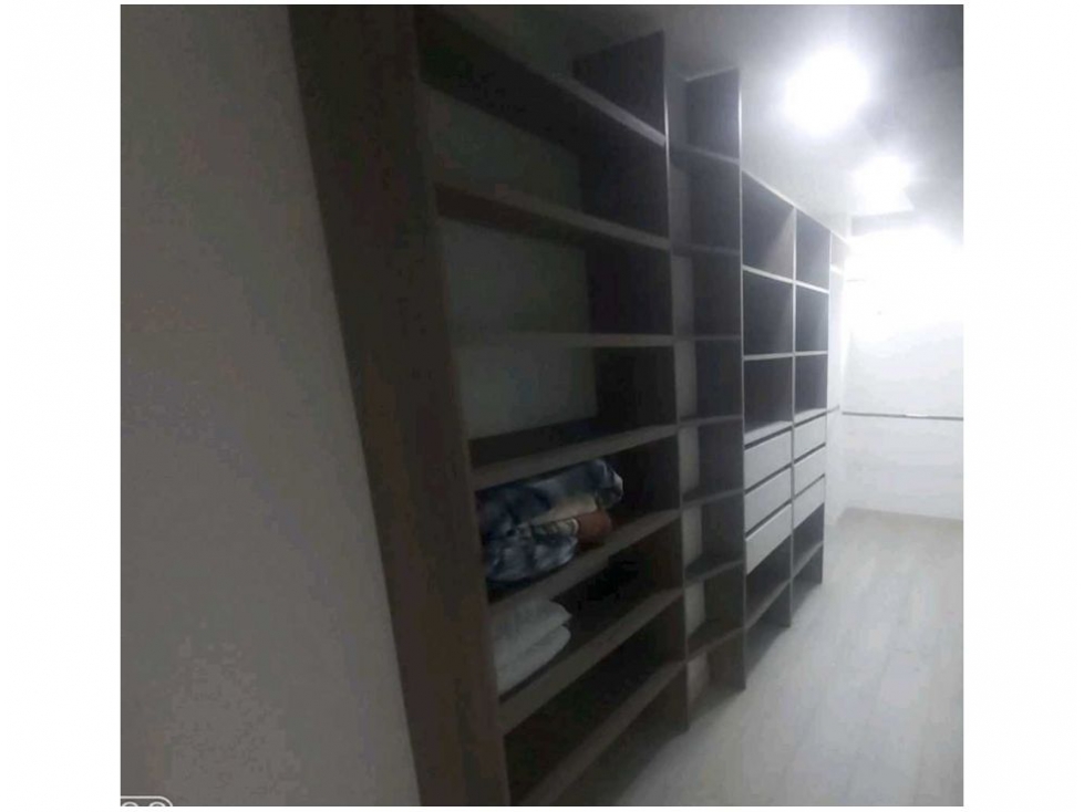 CASA DE VARIOS NIVELES EN VENTA EL POBLADO — foto 4