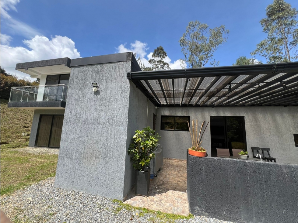 HERMOSA CASA EN VENTA UBICADA EN VEREDA LA CLARITA, SECTOR GUARNE