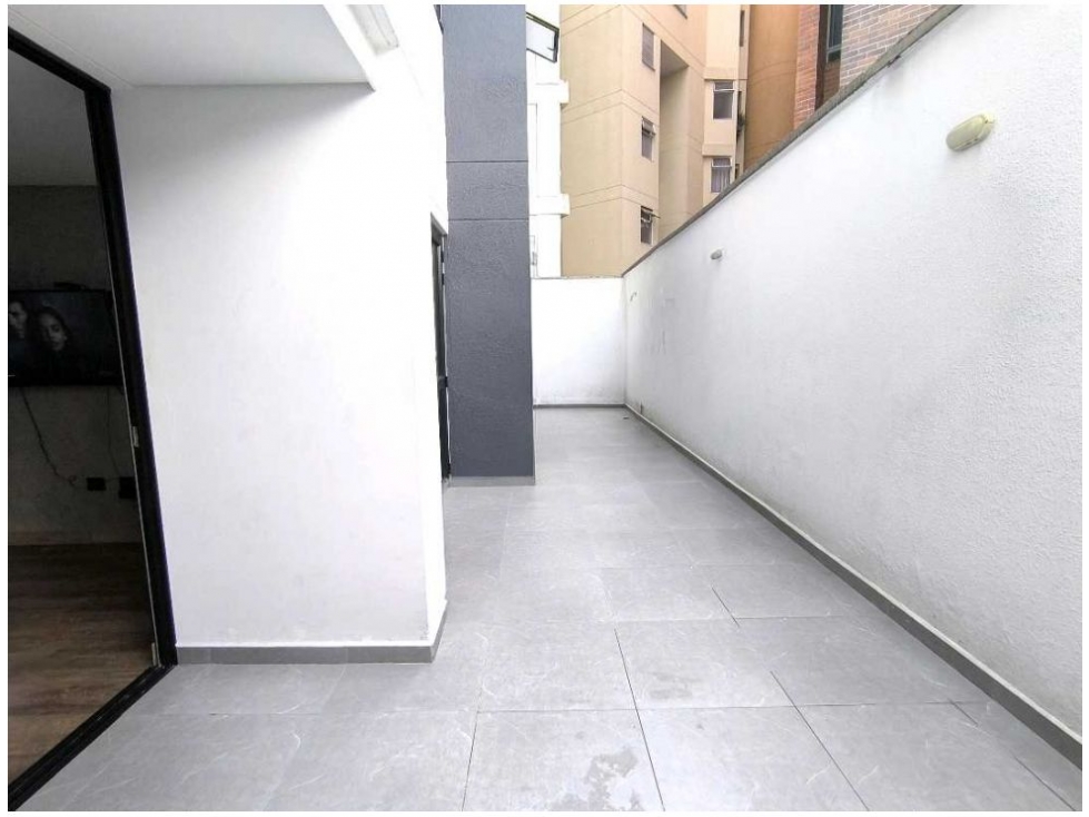 APARTAMENTO PARA LA VENTA UBICADO EN LAURELES — foto 4