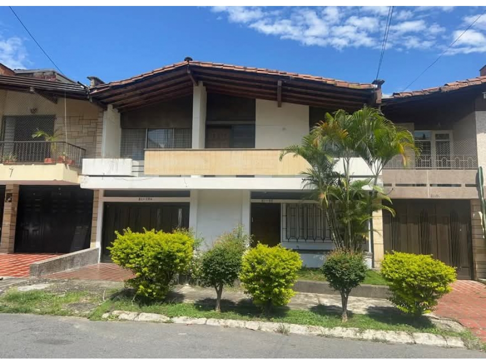 EN VENTA CASA - LOTE EN MEDELLÍN (SIMÓN BOLIVAR)