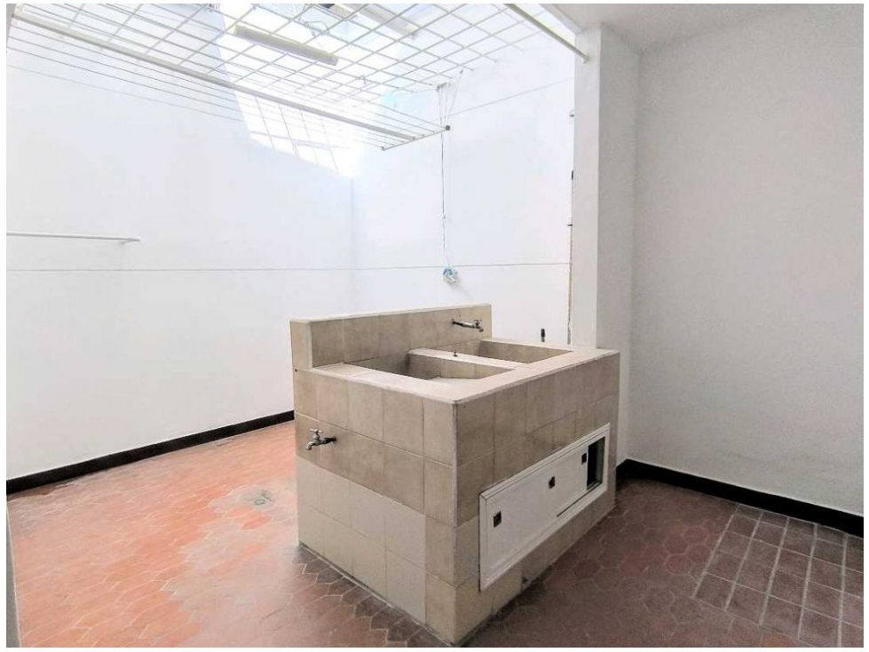 (V.I) AMPLIO APARTAMENTO PARA LA VENTA UBICADO EN LAURELES — foto 6