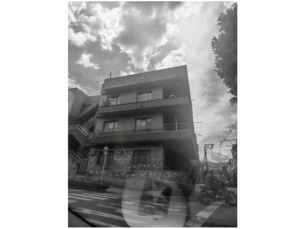 (V.I) EDIFICIO ESQUINERO EN VENTA ITAGUI LOS NARANJOS EN VIA PRINCIPAL - 1