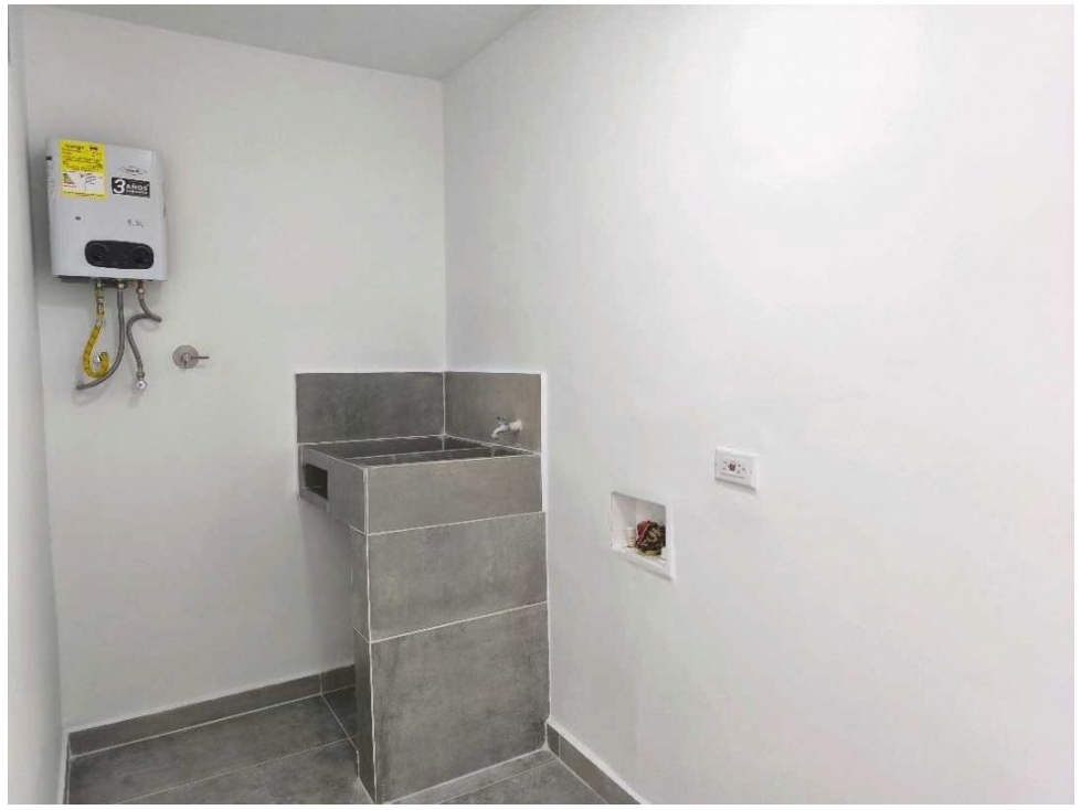 (V.I) APARTAMENTO EN VENTA UBICADO EN BELEN MIRAVALLE REMODELADO — foto 4