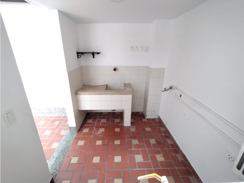 (V.I) AMPLIO APARTAMENTO EN VENTA EN LA AVENIDA NUTIBARA — foto 4