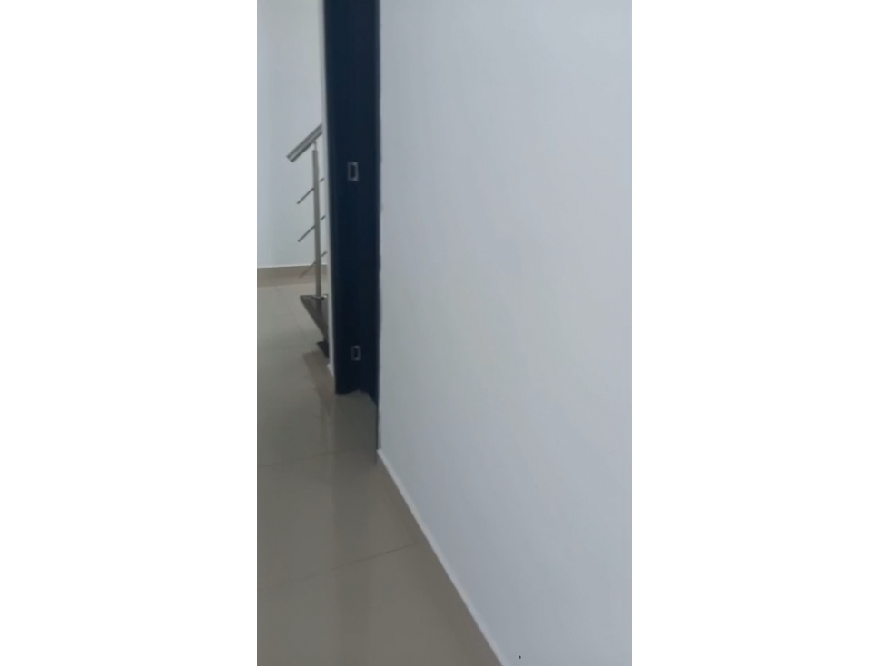 APARTAMENTO DÚPLEX EN VENTA LAURELES, LA CONSOLATA — foto 3