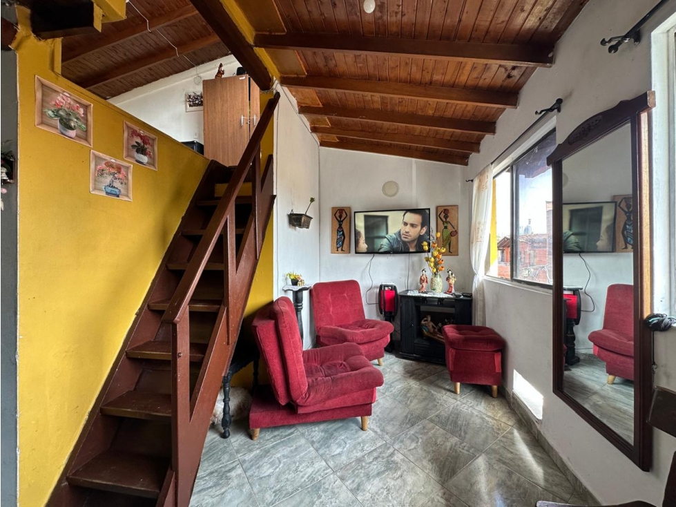 CASA PARA REFORMAR UBICADO EN BELEN PARA LA VENTA
