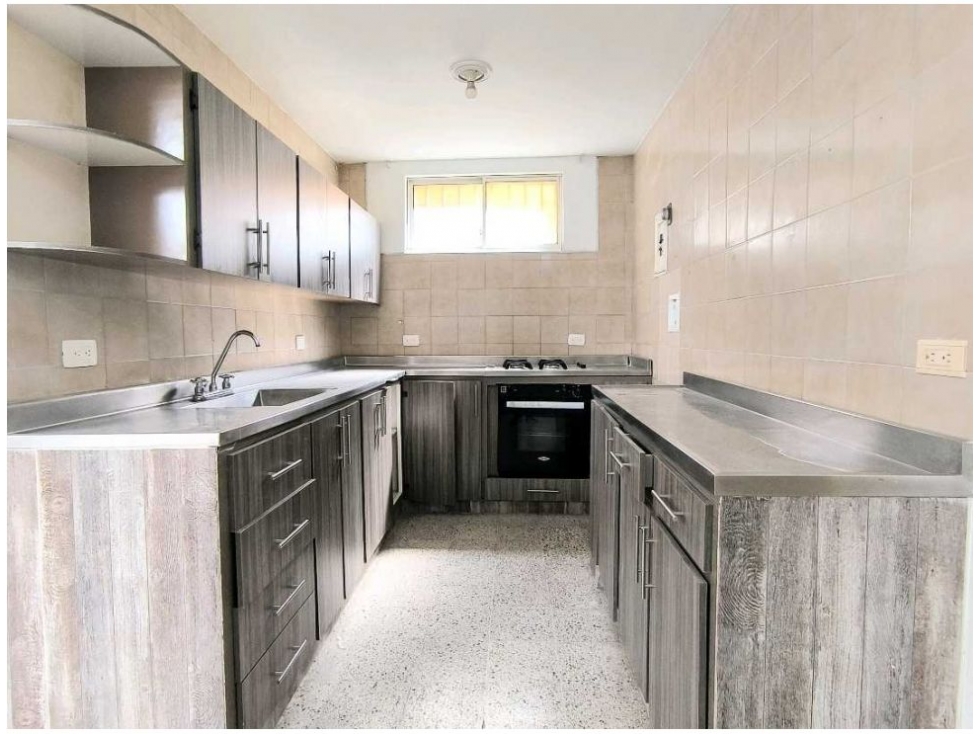 (V.I) AMPLIO APARTAMENTO PARA LA VENTA UBICADO EN LAURELES — foto 5
