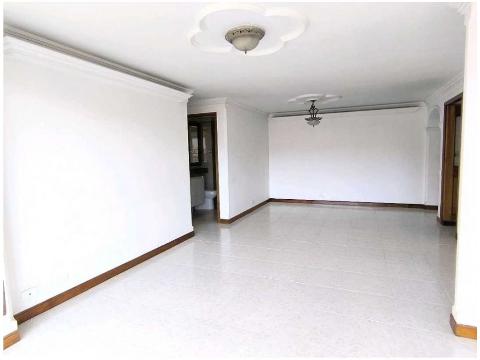 (V.I) APARTAMENTO PARA LA VENTA UBICADO EN LAURELES — foto 2