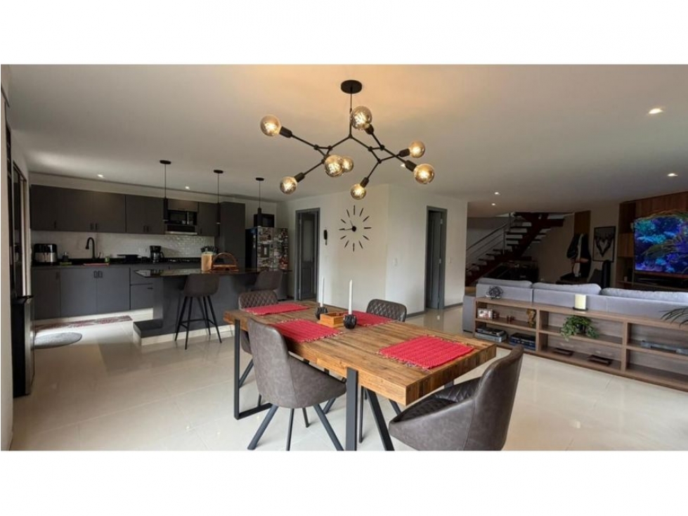 PENTHOUSE EN VENTA O PERMUTA UBICADO EN SABANETA SECTOR AVES MARÍA