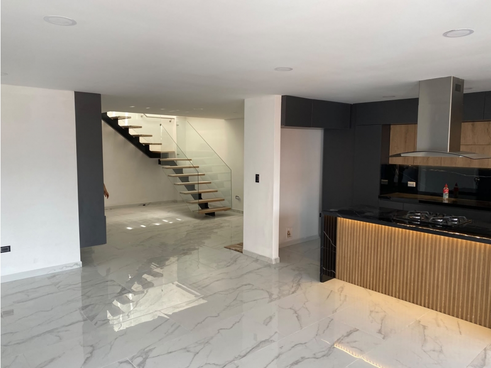 (V.I) HERMOSO PENTHOUSE EN VENTA UBICADO EN LAURELES