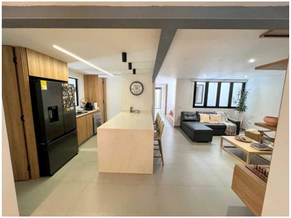 (V.I) CASA PARA LA VENTA UBICADA EN LAURELES NOGAL PH PRIMER PISO