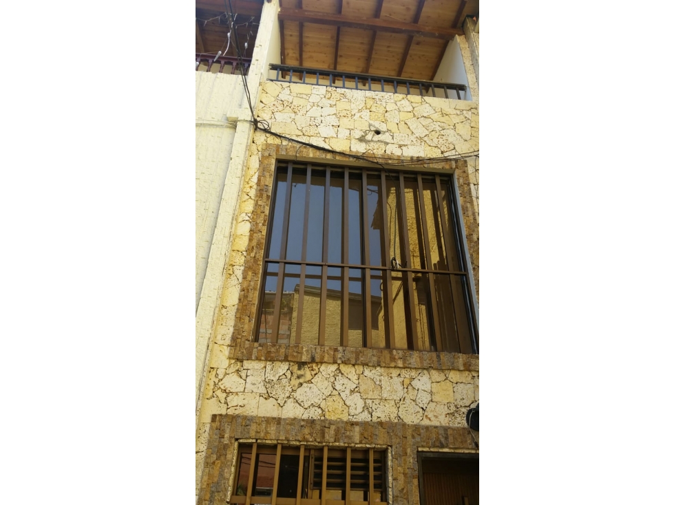 (V.I) CASA UNIFAMILIAR EN VENTA, TRES NIVELES BELÉN RINCÓN — foto 2