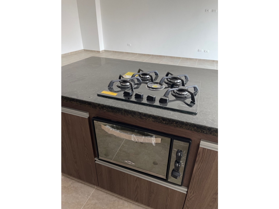 APARTAMENTO CON TERRAZA PRIVADA SECTOR LAURELES PARA LA VENTA — foto 4