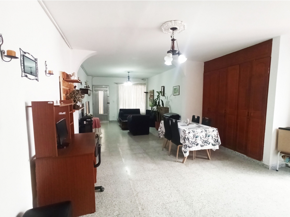(V.I) CASA EN VENTA AL FRENTE DE LA ESTACIÓN DEL METRO DE SAN JAVIER — foto 3