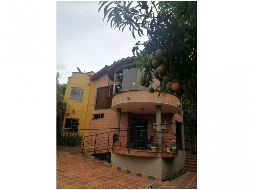(V.I) CASA DE 2 NIVELES CAMPESTRE ENVIGADO LAS ANTILLAS
