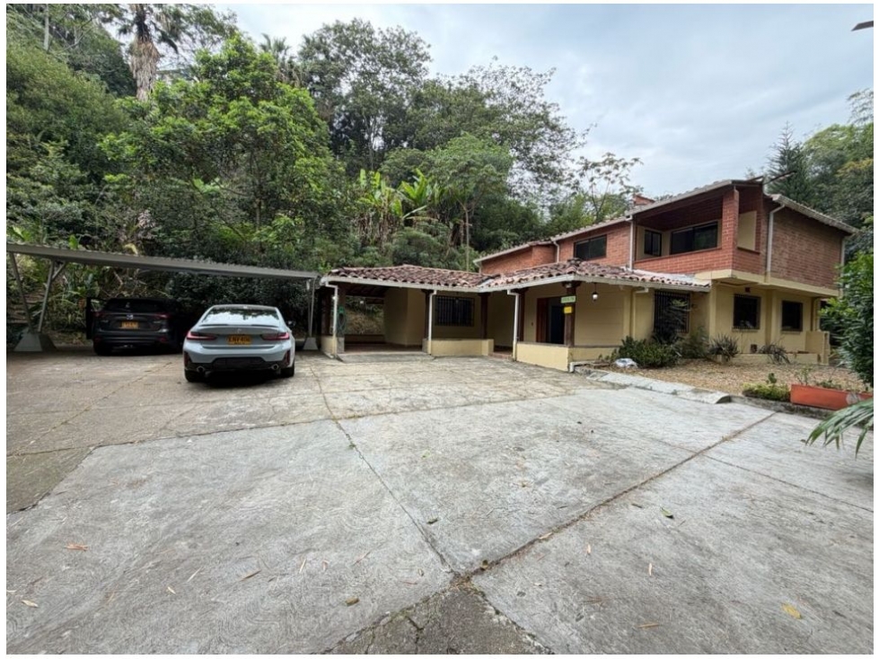 (V.I) CASA CAMPESTRE EN VENTA UBICADA EN ENVIGADO SECTOR EL SALADO