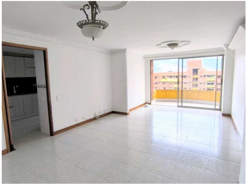 (V.I) APARTAMENTO EN VENTA UBICADO EN LAURELES UNIDAD CERRADA