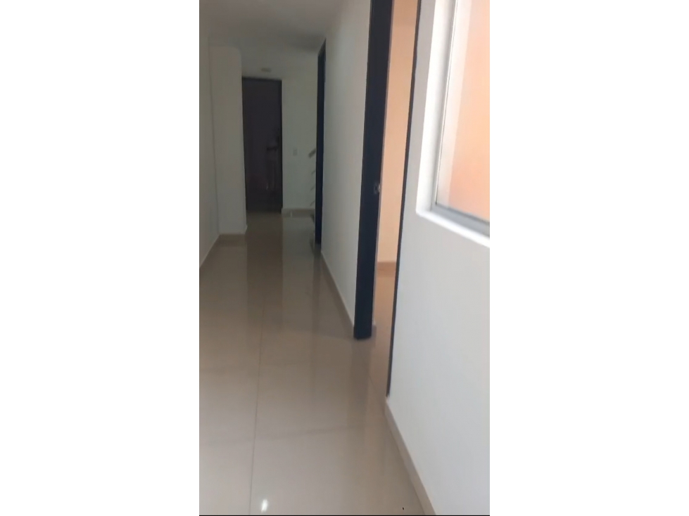 APARTAMENTO DÚPLEX EN VENTA LAURELES, LA CONSOLATA — foto 4
