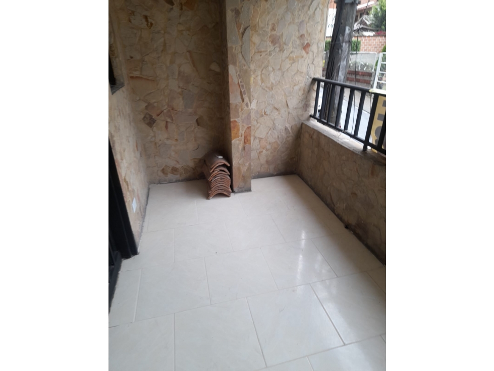 (V.I) VENTA DE CASA SEGUNDO PISO UBICADA EN LA ESTRELLA — foto 4