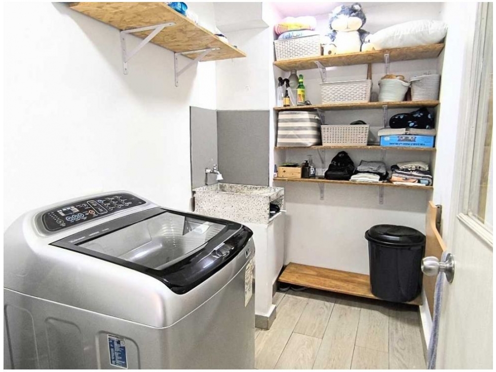 (V.I) APARTAMENTO REMODELADO PARA LA VENTA UBICADO EN LAURELES — foto 6