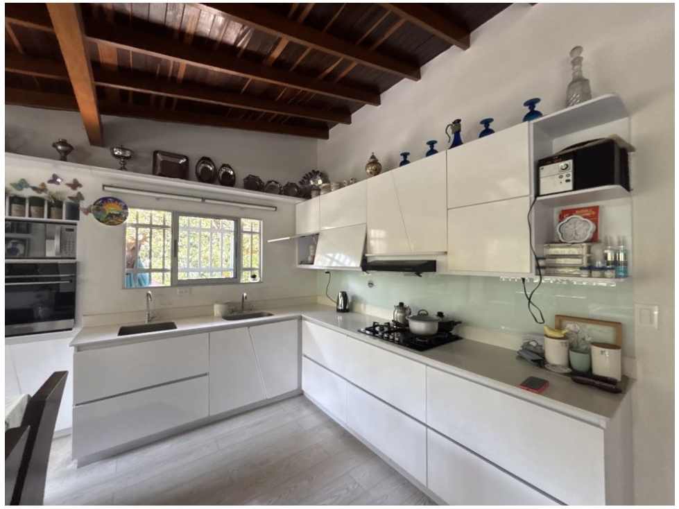 (V.I) CASA DE DOS NIVELES PARA LA VENTA UBICADA EN LAURELES — foto 4