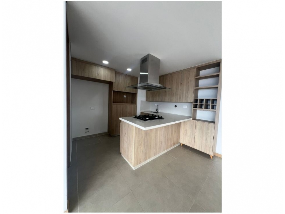 (V.I) VENTA DE APARTAMENTO UBICADO EN EL POBLADO SECTOR PALMAS — foto 3