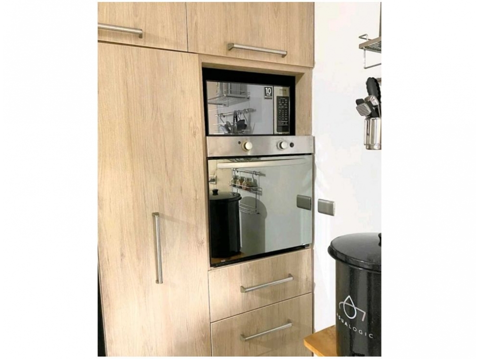 (V.I) AMPLIO APARTAMENTO EN VENTA UBICADO EN LOMA DE LOS BERNAL — foto 4