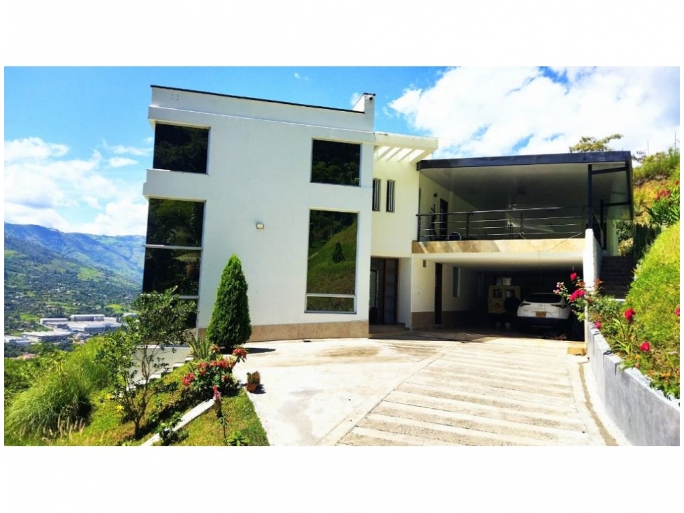 HERMOSA CASA FINCA EN VENTA UBICADA EN COPACABANA UNIDAD CERRADA - 2