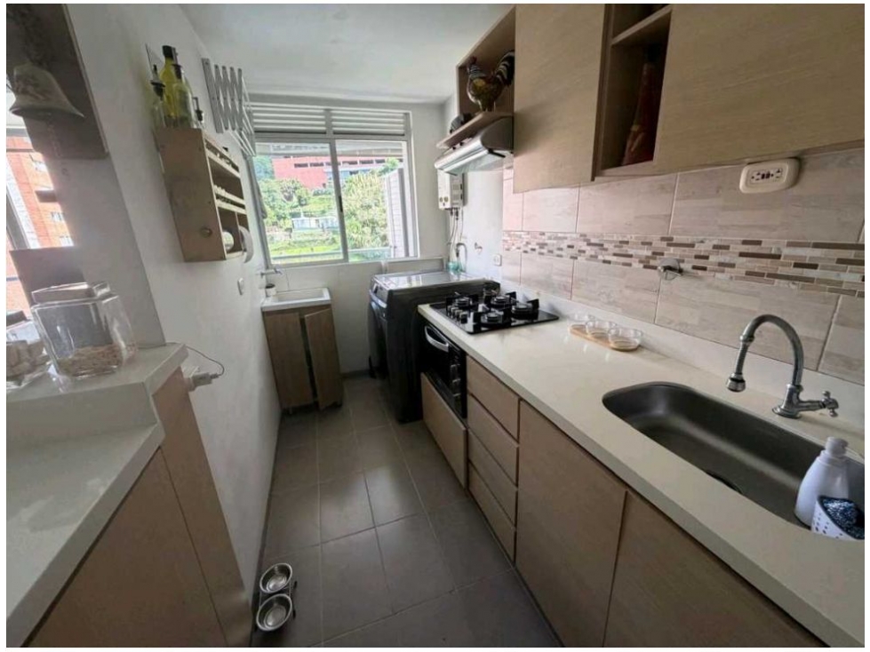APARTAPARTAMENTO EN VENTA ENVIGADO EL TRIANON UNIDAD CERRADA — foto 2