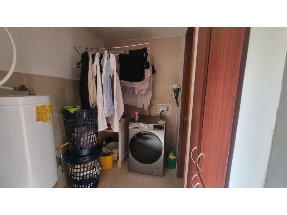 HERMOSO APARTAMENTO EN VENTA UBICADO EN EL POBLADO SECTOR EL TESORO — foto 5