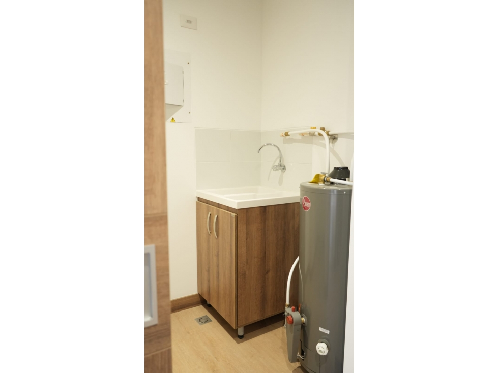 APARTAMENTO UBICADO EN EL POBLADO CIUDAD DEL RIO PARA ESTRENAR — foto 4