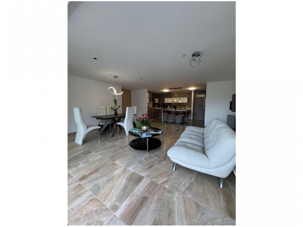(V.I) APARTAMENTO UBICADO EN ENVIGADO SECTOR EL ESMERALDAL