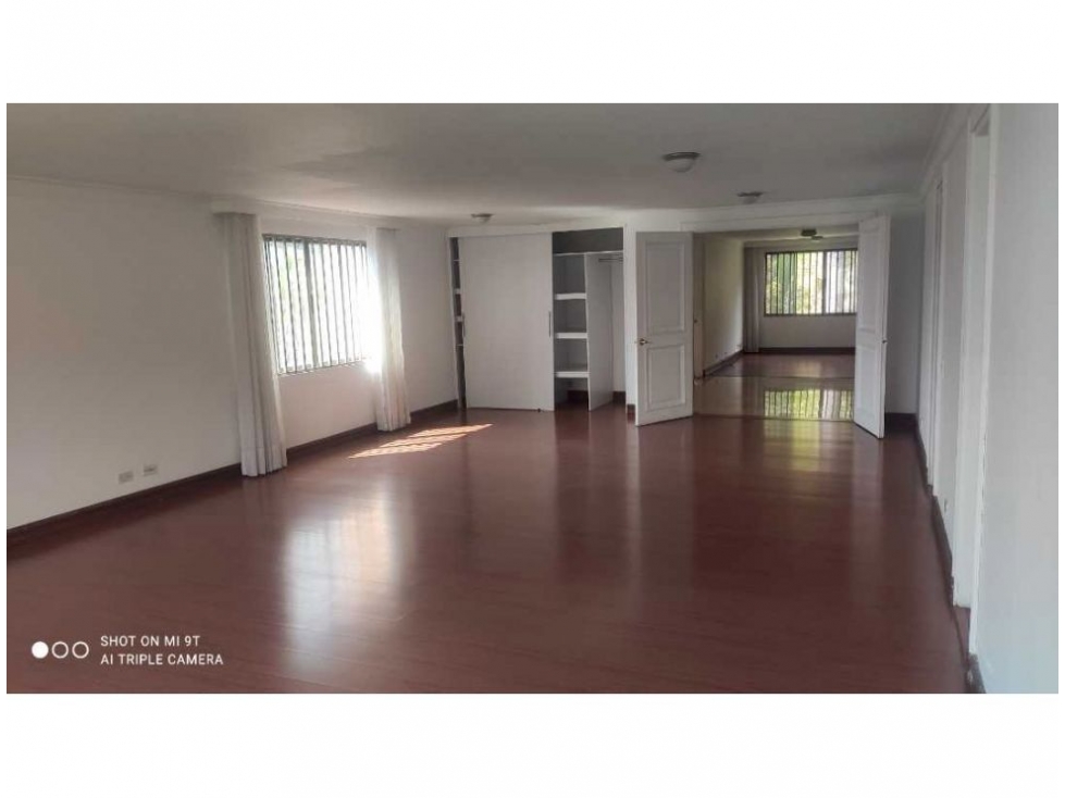 APARTAMENTO EN VENTA EL POBLADO — foto 2