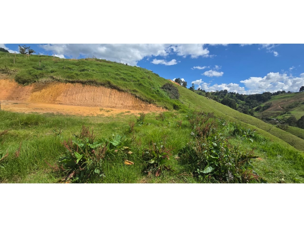 LOTE EN VENTA UBICADO EN SAN PEDRO DE LOS MILAGROS — foto 2