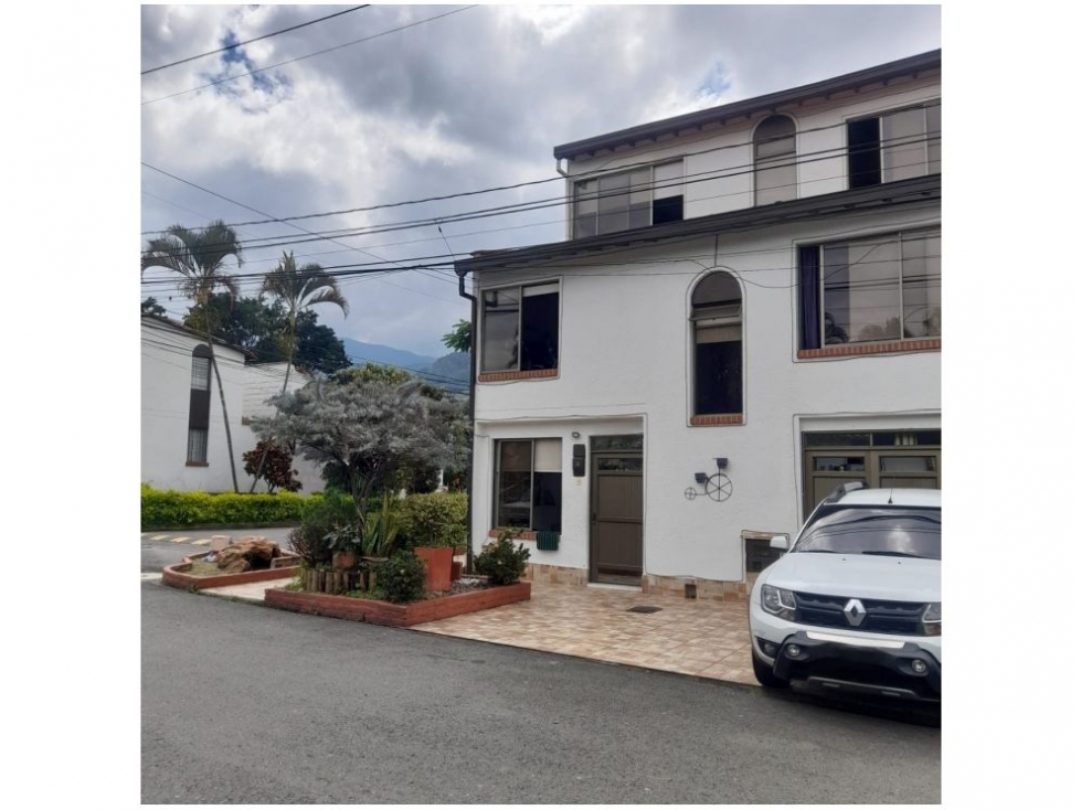 CASA EN VENTA ENVIGADO UNIDAD MILAN VALLEJUELOS