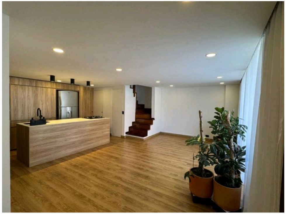 VENTA APARTAMENTO CON PARQUEADERO EN MEDELLÍN LAURELES PRIMER PARQUE