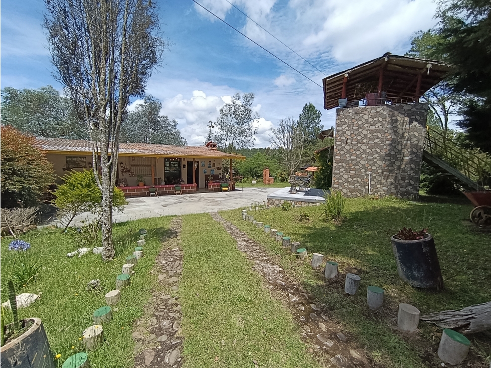 FINCA EN VENTA EN SANTA ELENA SECTOR PIEDRAS BLANCAS, PARQUE ARVÍ — foto 2