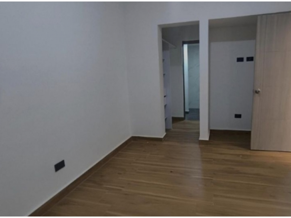 (V.I) APARTAMENTO REMODELADO EN VENTA UBICADO EN LAURELES — foto 3