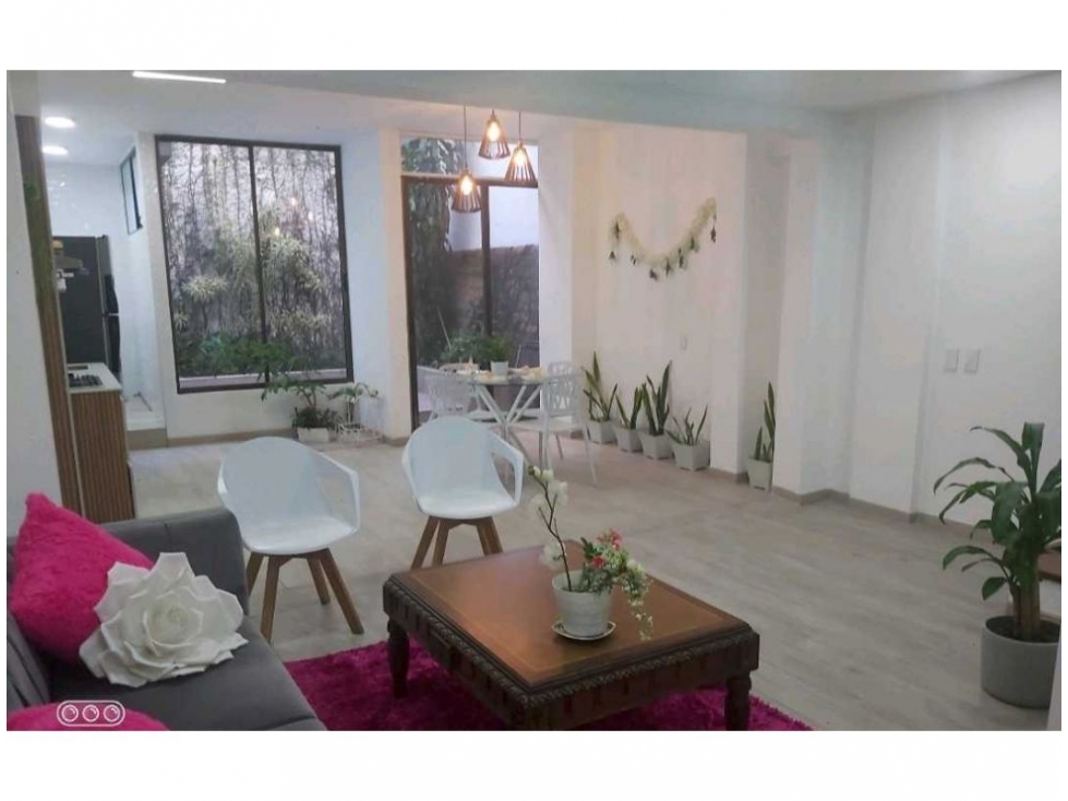 CASA DE VARIOS NIVELES EN VENTA EL POBLADO — foto 3
