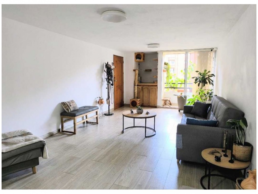 (V.I) APARTAMENTO REMODELADO PARA LA VENTA UBICADO EN LAURELES — foto 3