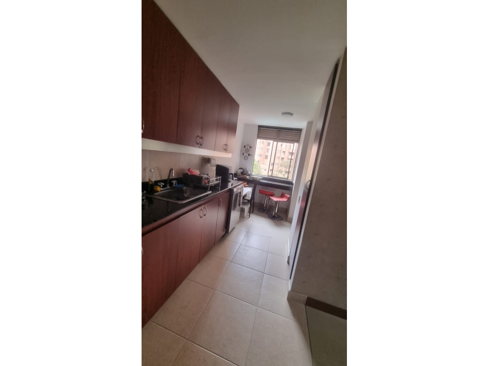 HERMOSO APARTAMENTO EN VENTA UBICADO EN EL POBLADO SECTOR EL TESORO — foto 4