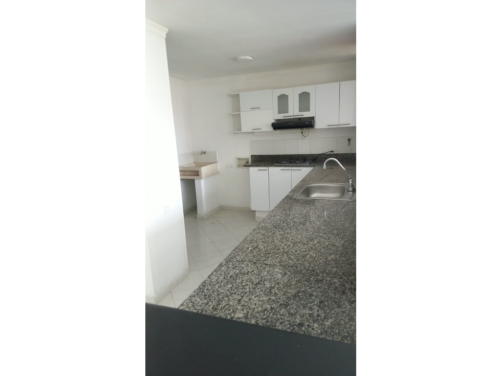 APARTAMENTO EN VENTA UBICADO EN LA LOMA DE LOS BERNAL — foto 2