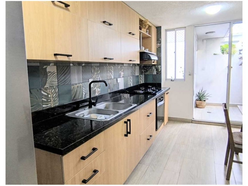 (V.I) APARTAMENTO REMODELADO PARA LA VENTA UBICADO EN LAURELES — foto 5